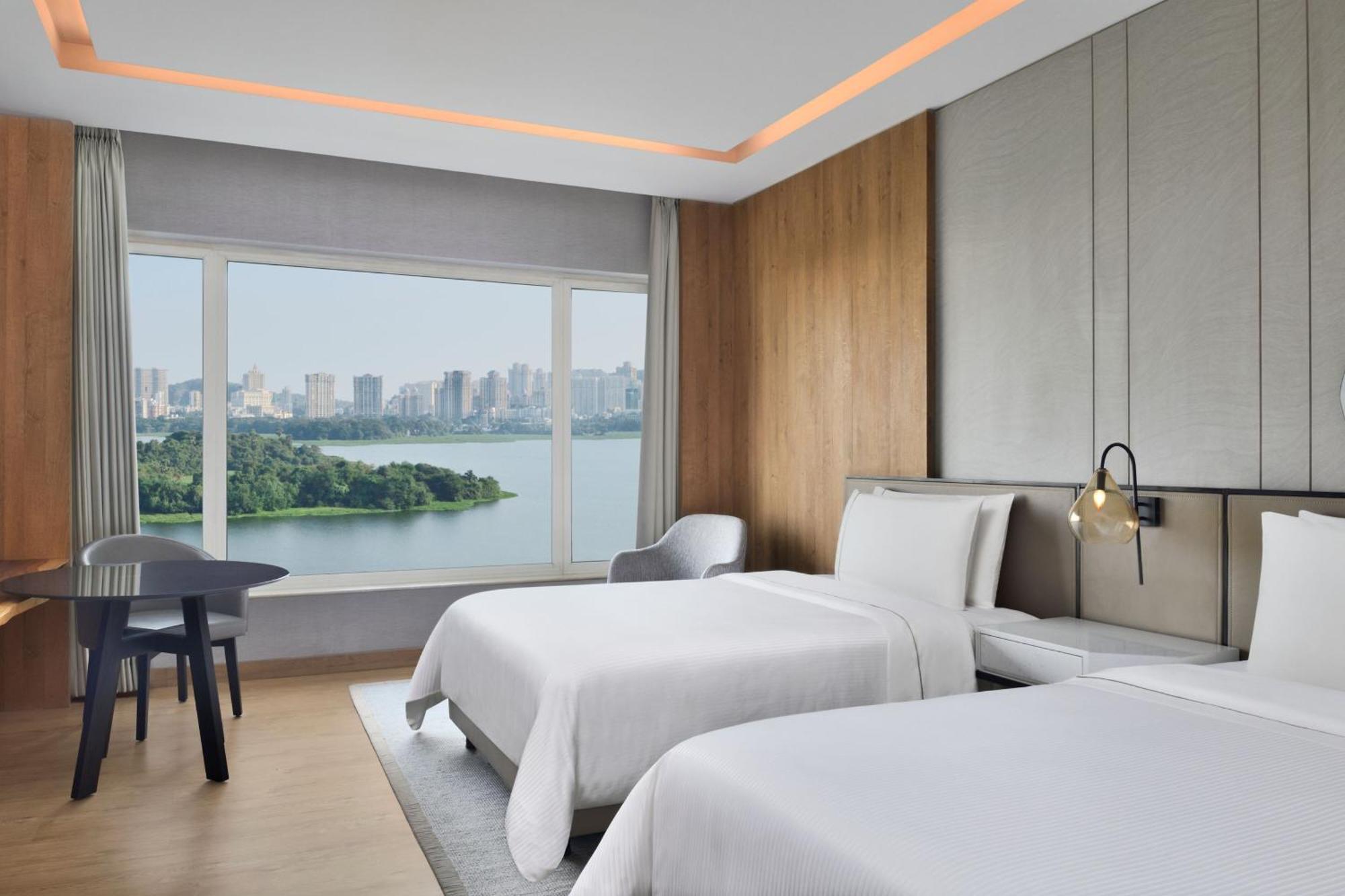 The Westin Mumbai Powai Lake Exterior foto