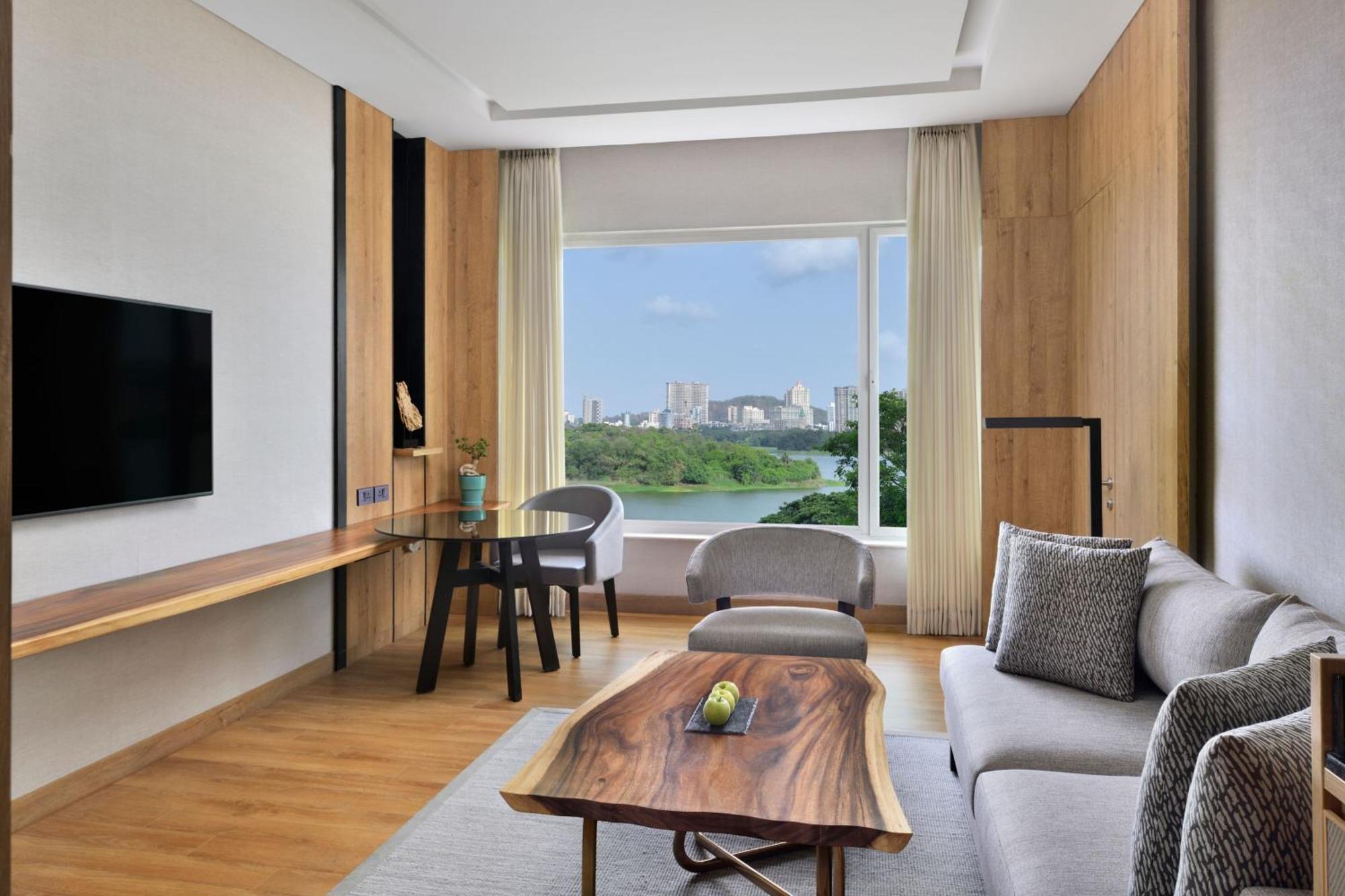 The Westin Mumbai Powai Lake Exterior foto